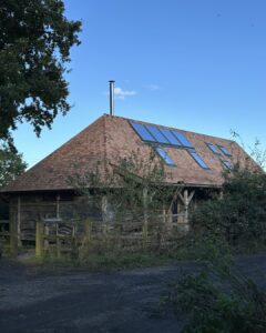 Wasn’t the best of weather to reroof in the last couple of weeks but got to stay in this lovely cottage…
#withyfieldcottage
#merrionfarm
#makinggood #making #timberframed #builtbyartizan #timberframing #timberframe #timber #timberframes #timberframer #artizansofwood #naturalbuildingmaterials #roundwoodtimberframing #designandbuild #glamping #smallhome #artizan #contemporary #handmade #bespokeluxury #beautifulbuildings #tinyhomes #staycation #staycationuk #westsussex #westsussexlife #westsussexlifecoach